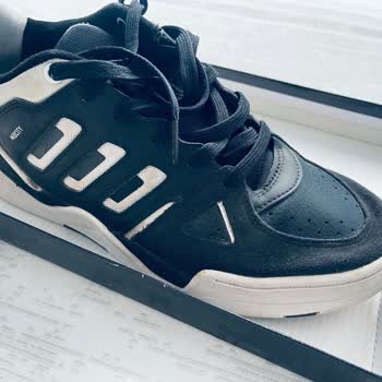 Kısa Sürede Yıpranan Adidas Ayakkabılarımın Garanti Talebi Sürekli Reddediliyor