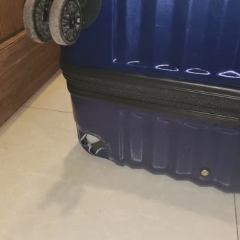 Etihad Airways – Request for Refund Due to Luggage Damage