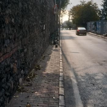 Martı Kaldırımlar Güvenli Değil, Mağdur Oluyoruz