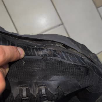 Satın Aldığım Ayakkabının Tabanı Kısa Sürede Açıldı, Mağazadan Çözüm Alamadım