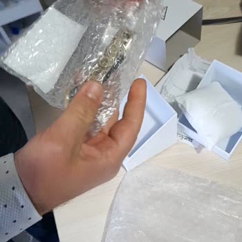 Aldığım Saatin Kutusu Yıpranmış Ve Eksik Gönderildi, Müşteri Hizmetlerine Ulaşamıyorum