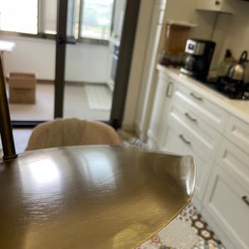 Tavandan Düşen Avize Sonrası Hipicon'un Sorumluluk Almaması Ve Mağduriyetimin Giderilmemesi