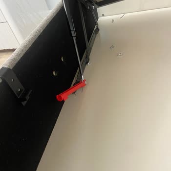 Hamile Eşimle 20 Gündür Yerde Yatıyoruz, Servis Mağduriyetimiz Sürüyor