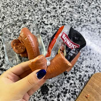 Son Kullanma Tarihi Geçmemiş Sucuk Küflü Ve Bozuk Çıktı, Sağlığımız Tehlikeye Girdi