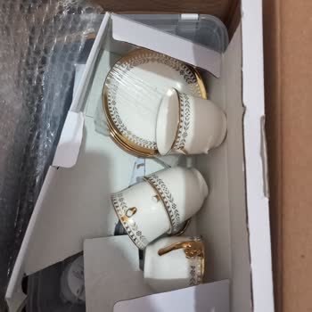 Kırık Fincanlar Ve Yetersiz Paketleme Nedeniyle Mağduriyet