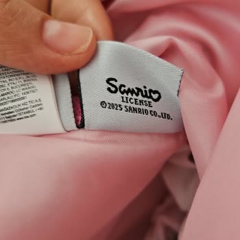 LCW Yeni Alınan Lisanslı Okul Çantasında Hızlı Deformasyon Ve Baskı Soyulması