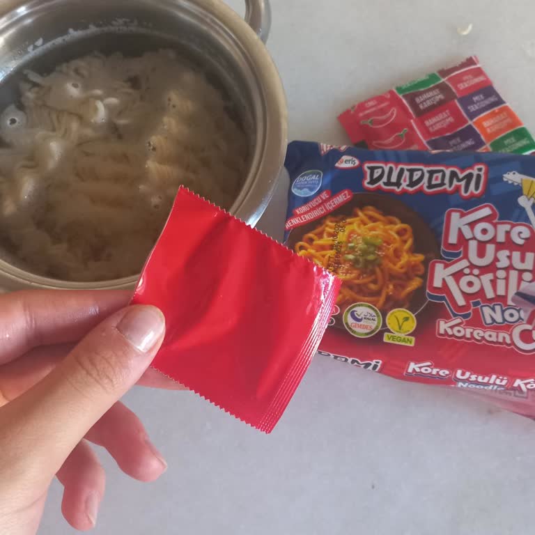 Dudomi Noodle Paketlerinde Eksik Yağ Poşeti Ve Üretim Hatası Sorunu