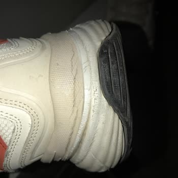 Yeni Alınan Skechers Ayakkabıda Kısa Sürede Çatlama Ve Boya Atması Sorunu