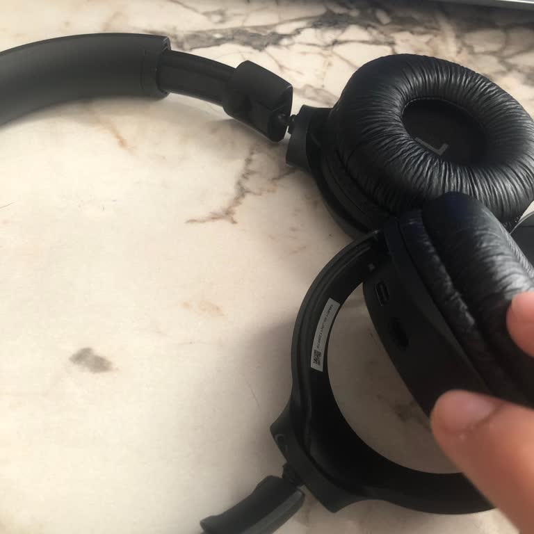 JBL Garanti Belgesiz Kulaklık Bağlantı Kısmı Kendiliğinden Koptu!