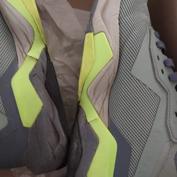 Adidas Kısa Sürede Hasar Gören Ayakkabı İçin Garanti Mağduriyeti