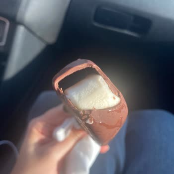 Opet İstasyonundan Alınan Magnum Dondurmalar Bozuk Çıktı Tüketilemedi