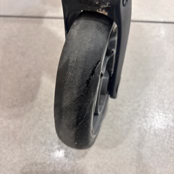 Pregobaby Flex Kabin Model Bebek Arabasının Sol Ön Tekerinde Yarılma Meydana Geldi