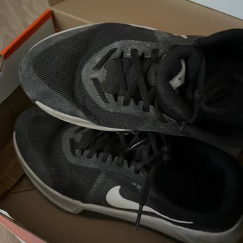 Kısa Sürede Yıpranan Nike Ayakkabı İçin Değişim Talebim Var