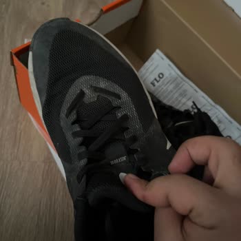 Kısa Sürede Yıpranan Nike Ayakkabı İçin Değişim Talebim Var