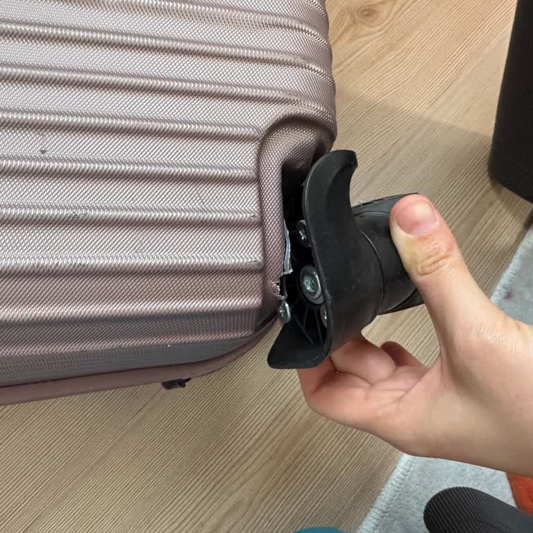 Sunexpress Uçuşunda Valizim Hasar Gördü, Başvuru Yapamıyorum