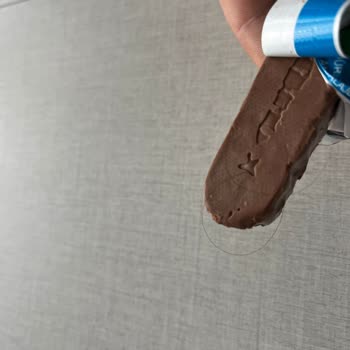 Aldığım Çikolatanın İçinden Saç Kılı Çıktı, Hijyen Ve Güven Sorunu Yaşadım