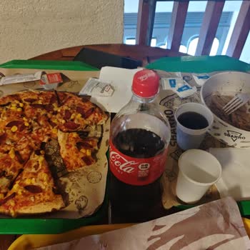 Sbarro'da Ketçap Ve Mayonez İçin Ekstra Ücret Alınması Ve Fiş Verilmemesi