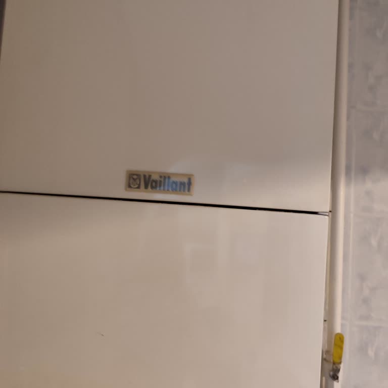 Bakım İçin Gelen Teknik Personel Kombimi Bozup İlgisizce Ayrıldı