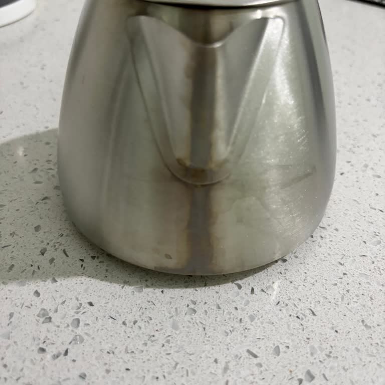 Aldığım Çaydanlık Demlik Kısmında Akıtma Ve Kararma Sorunu Yaşatıyor