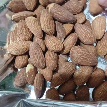 Son Kullanma Tarihi Geçmemiş Bademden Kurt Çıkması Ailemizi Tedirgin Etti