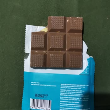 Migros'ta Son Kullanım Tarihi Geçmemiş Bozuk Çikolata Satışı Ve Stok Bitirme Endişesi
