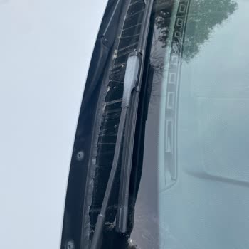 BMW 316i F30 Plastik Aksamlarında Kronik Erime Ve Yıpranma Sorunu