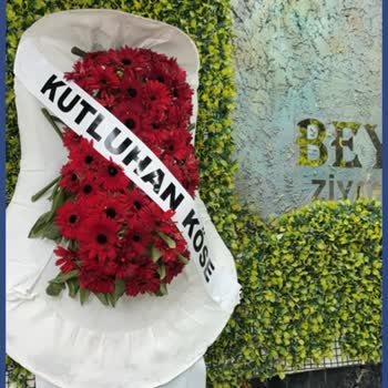 Çiçek Sepeti 'nde Yanlış Ve Geç Teslim Edilen Çelenkler Yüzünden Yaşanan Mağduriyet