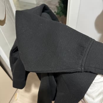 Mavi'den Alınan Sweatshirt Hırkasında Tüylenme Ve Çözüm Eksikliği