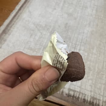 Ülker Aldığım Laviva Çikolatalarda Acı Tat Ve Yağlı Parçalarla Karşılaştım