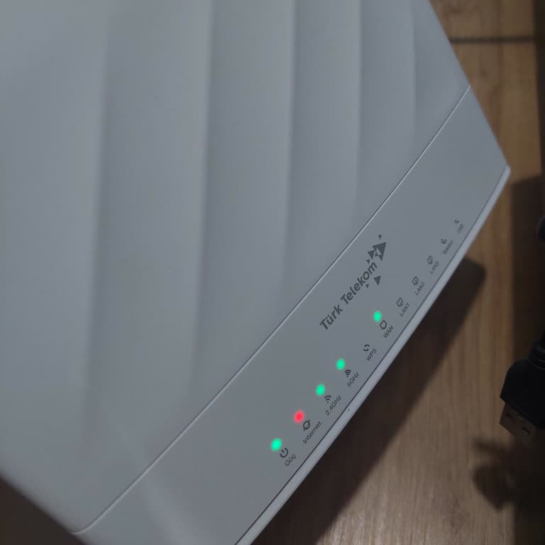 Uzun Süreli İnternet Kesintisi Ve Müşteri Hizmetlerine Ulaşılamıyor