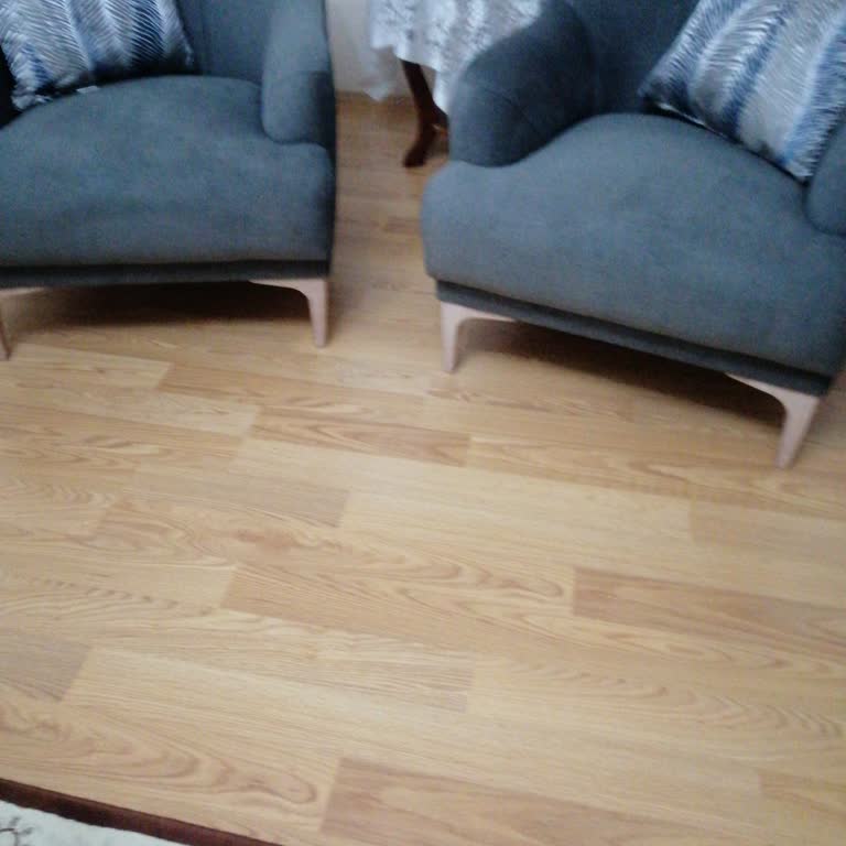 Mağazada Gösterilenin Aksine Plastik Ayaklı Koltuk Teslimatı Ve Bilgilendirme Eksikliği