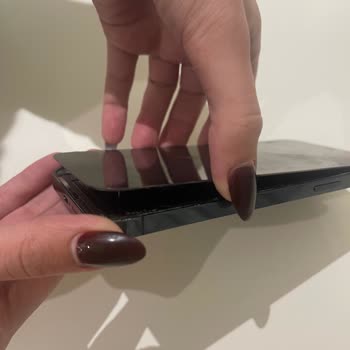Apple Store’da Onarım Sonrası Cihazım Hasarlı Ve İlgisiz Yaklaşımla Mağdur Edildim