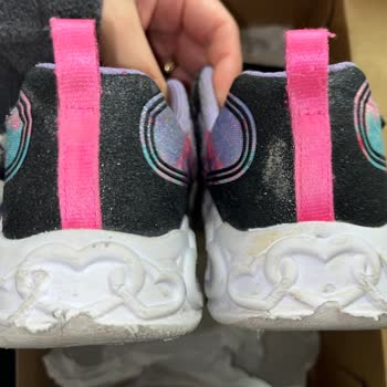 Skechers Ayakkabıda Kısa Sürede Renk Ve Taban Soyulması Sorunu