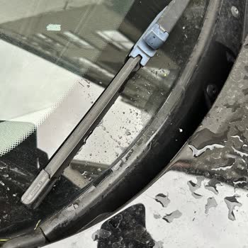 BMW 118i Ön Cam Fitilinde Deformasyon ve Su Sızdırma Sorunu