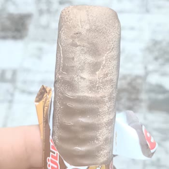 Son Kullanma Tarihi Geçmemiş Albeni Çikolatada Küf Sorunu Ve Ürün Değişim Talebi