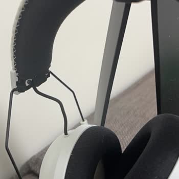 Garanti Kapsamındaki Kulaklıkta Menteşe Kırılması Ve Ücretli Değişim Teklifi