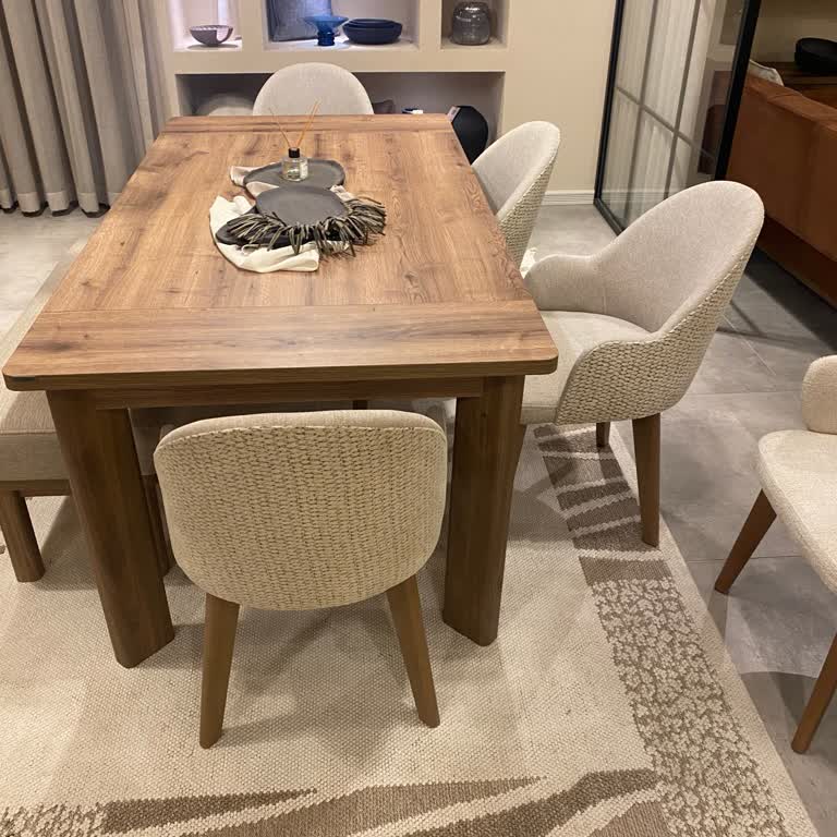 Kelebek Mobilya Yanlış Bilgilendirme İle Mağduriyet: Masa Ayakları Masif Değilmiş!