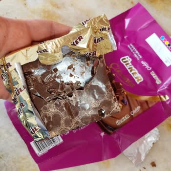Aldığım Çikolata Bozuk Ve Eksik Çıktı, Değişim Veya İade Talep Ediyorum