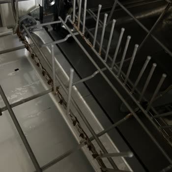 Teka Bulaşık Makinesi Sepetleri Paslanıyor Ve Kullanılamaz Hale Geldi