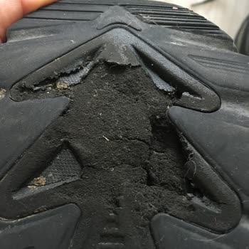 Skechers Air Ventura Cataclysm Soles Cracked After 4 Months