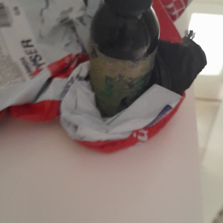 Kırık Ve Etiketsiz Kozalak Şurubu, İade Sorunu