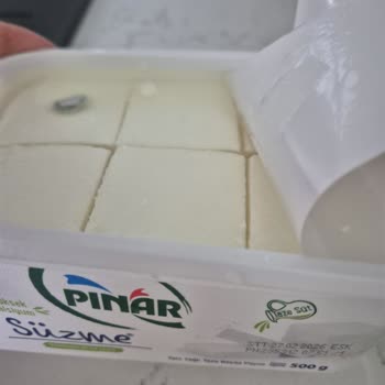 Taze Alınan Pınar Süzme Peynir Küflü Ve Bozuk Çıktı, Müşteri Hizmetlerine Ulaşılamıyor