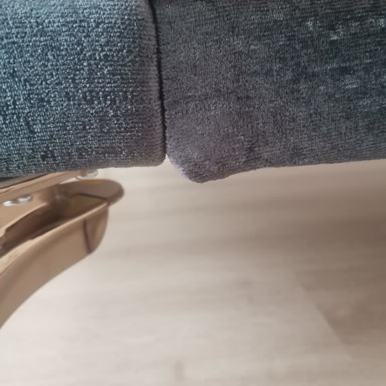 Peşin Ödenen Koltuk Takımında İndirim Mağduriyeti Ve Defolu Ürün Teslimatı