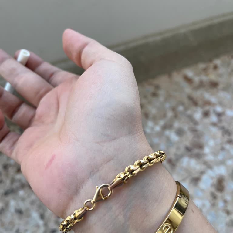 Ahlatçı Kuyumculuk'tan Alınan Bilekliklerde Renk Değişimi Ve Müşteri Mağduriyeti