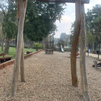 Florya Atatürk Ormanı Çocuk Oyun Alanında Aylardır Onarılmayan Oyun Aleti Sorunu