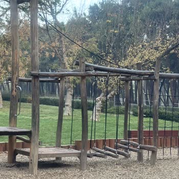 Florya Atatürk Ormanı Çocuk Oyun Alanında Aylardır Onarılmayan Oyun Aleti Sorunu