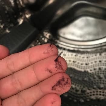 Yeni Aldığım Sweatshirt Yoğun Şekilde Tüy Bırakıyor Ve Topaklanma Yapıyor