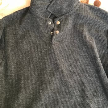 Yeni Aldığım Sweatshirt Yoğun Şekilde Tüy Bırakıyor Ve Topaklanma Yapıyor