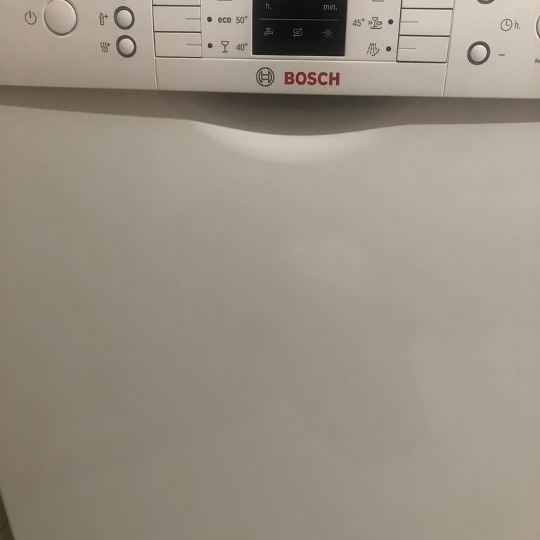 Bosch Bulaşık Makinesinden Kalıcı Deterjan Ve Plastik Kokusu, Çözüm Sunulmaması