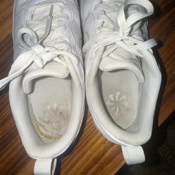 FLOdan Alınan Nike Ayakkabının Topuğu Çöktü Mağaza Çözüm Sunmuyor